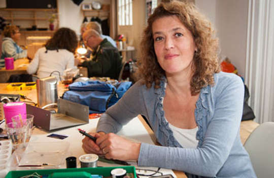 Repair Cafés: A World&shy;wide Movement of Passionate Volunteers